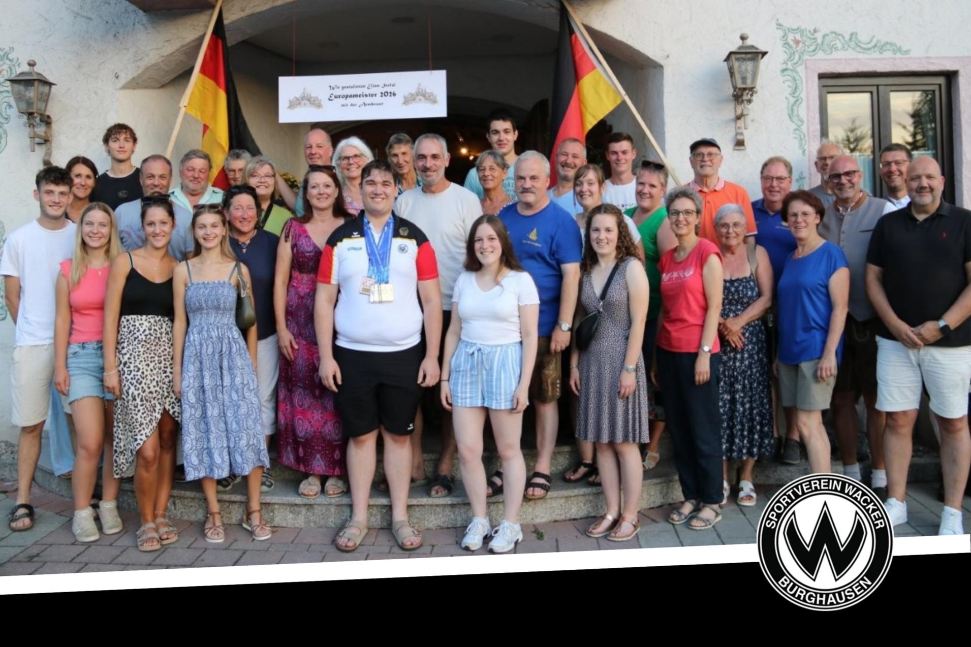 Das Bild zeigt den Empfang von Elias Stelzl, doppelter Europameister 2026 Armbrust