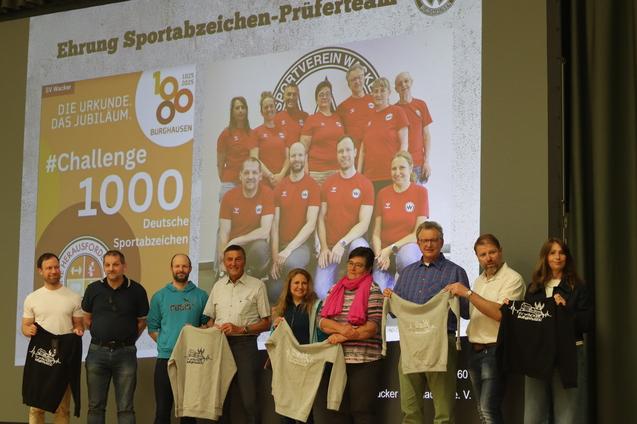 Auf der Jahreshauptversammlung wurden die Pr&uuml;fer*innen des Sportabzeichens aufgrund der 1000 Sportabzeichen im Jahr 2025 geehrt